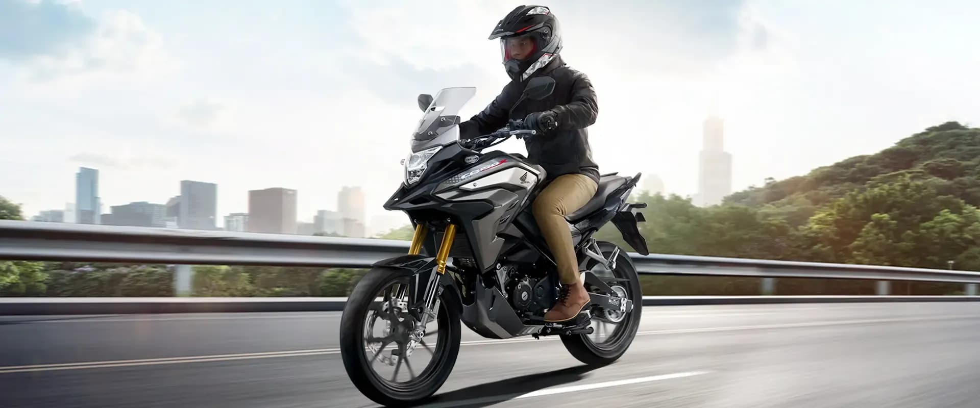 fa-ahm-sport-mid-lifestyle-photo-2-1920x800pxl-ys-2-24012024-041658.webp